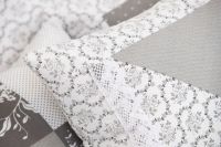 Povlak prošívaný se vzorem patchworku a ornamentů šedé barvy | Povlak prošívaný bavlna