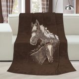 Hřejivá deka vzorovaná s motivem koně | 150/200